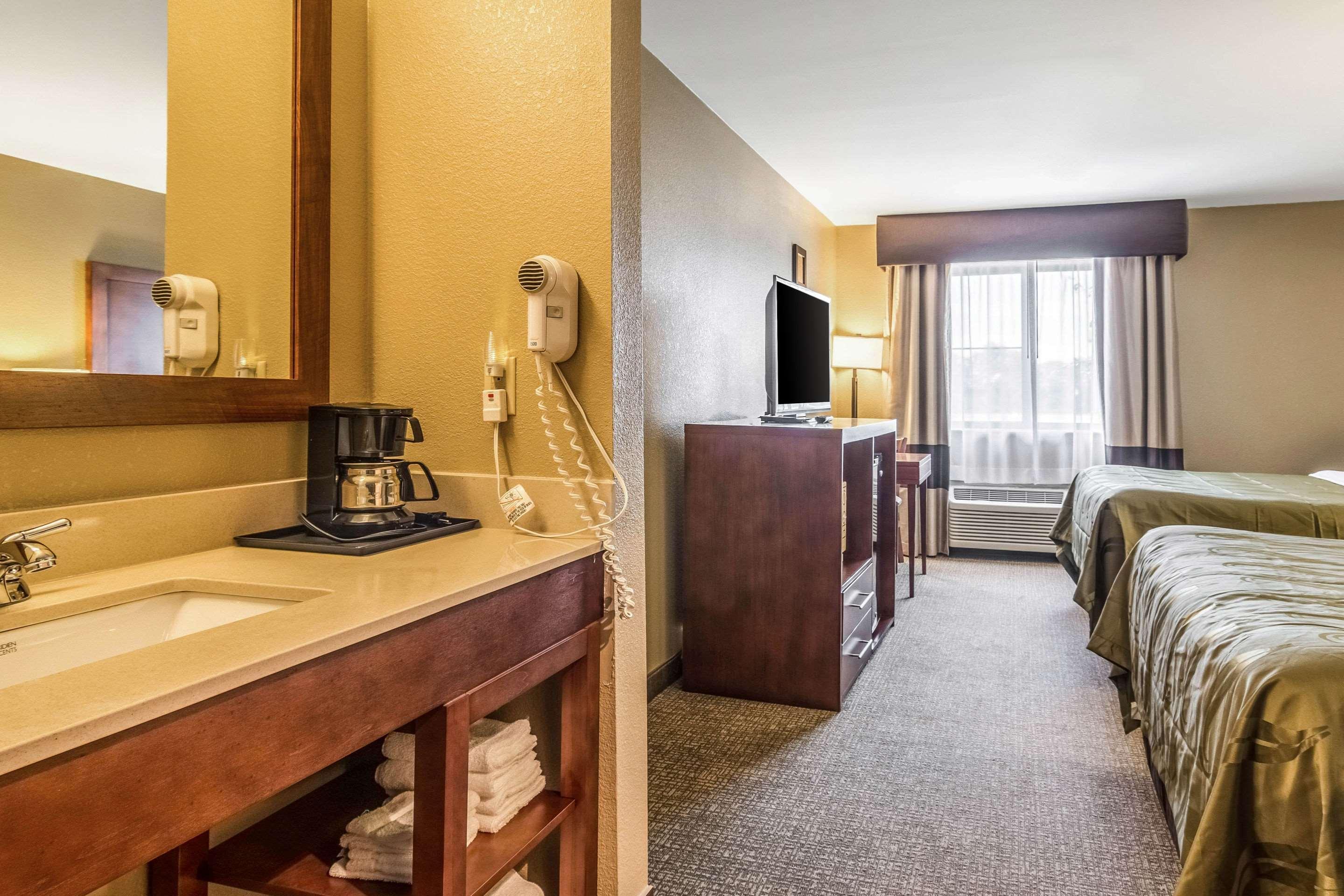 Quality Inn & Suites Salem Near I-57 Экстерьер фото